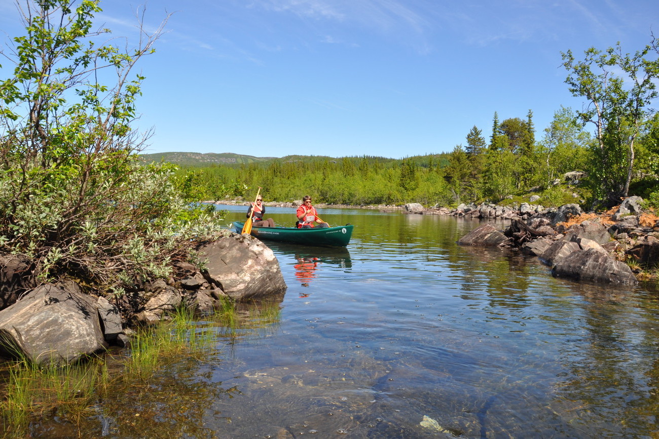 Guided family canoe tour Beitostølen / Beito Husky Tours