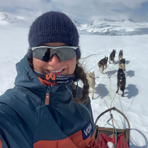 Cecilie Bach guide in beito Husky Tours