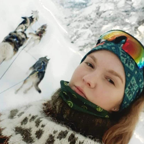 Hilde Horvei guide i beito Husky Tours